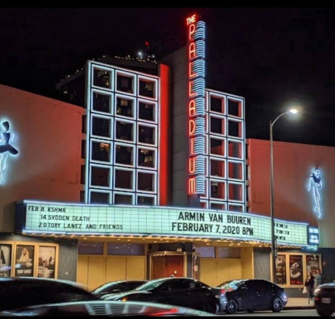 Walk Of Fame Upscale Hollywood 2bedroom 2bath Pool, Sky Lounge, Free Parking Los Angeles